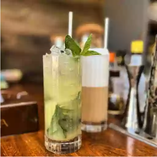 Le bar - Cocktail Bastia - Brasserie Colomba - Restaurant Bastia - Bar ambiance bastia - Mojito Bastia